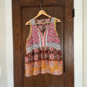 Mystery sleeveless tiered tunic - M